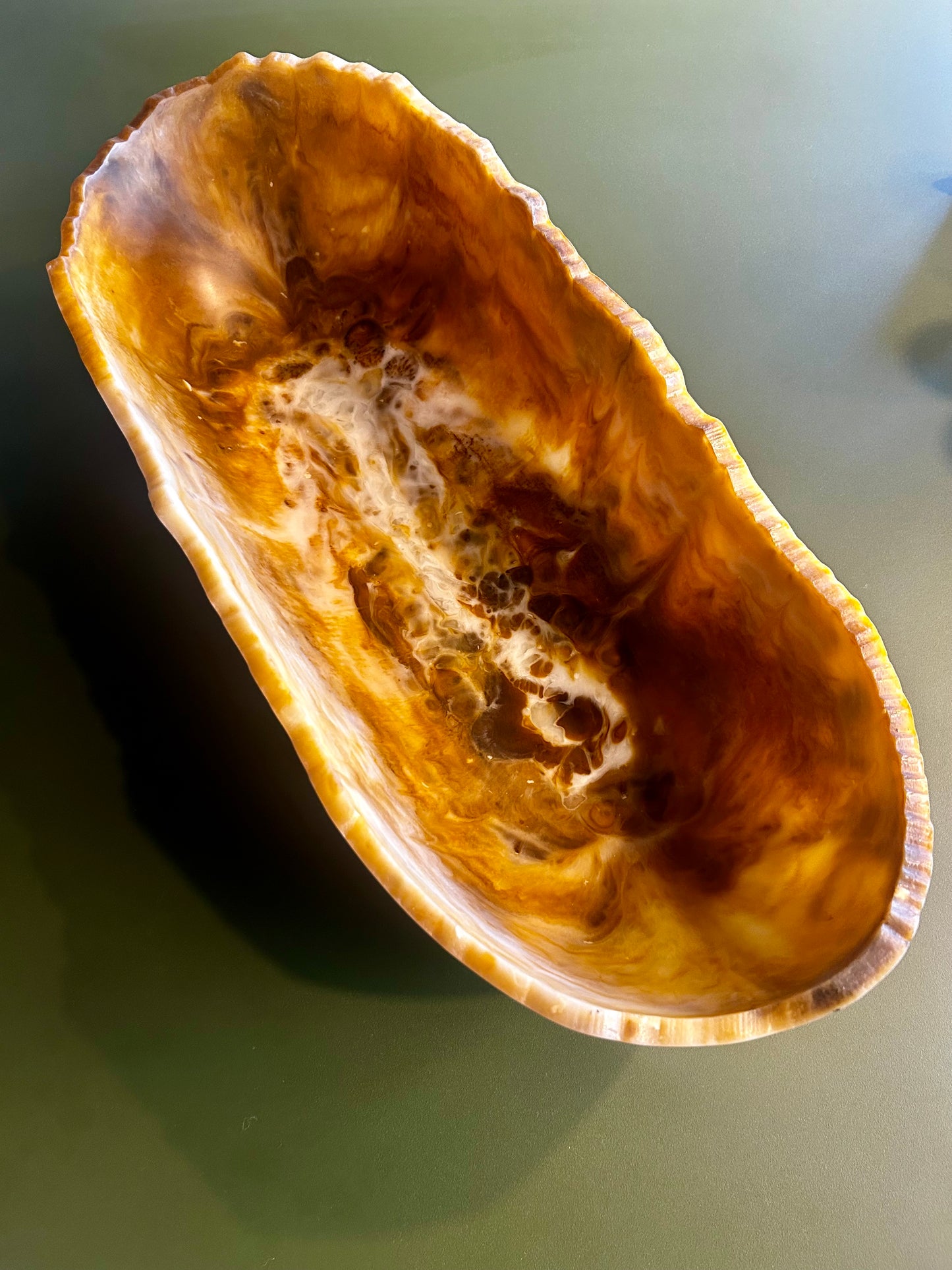 Tiger Resin Trough - Large