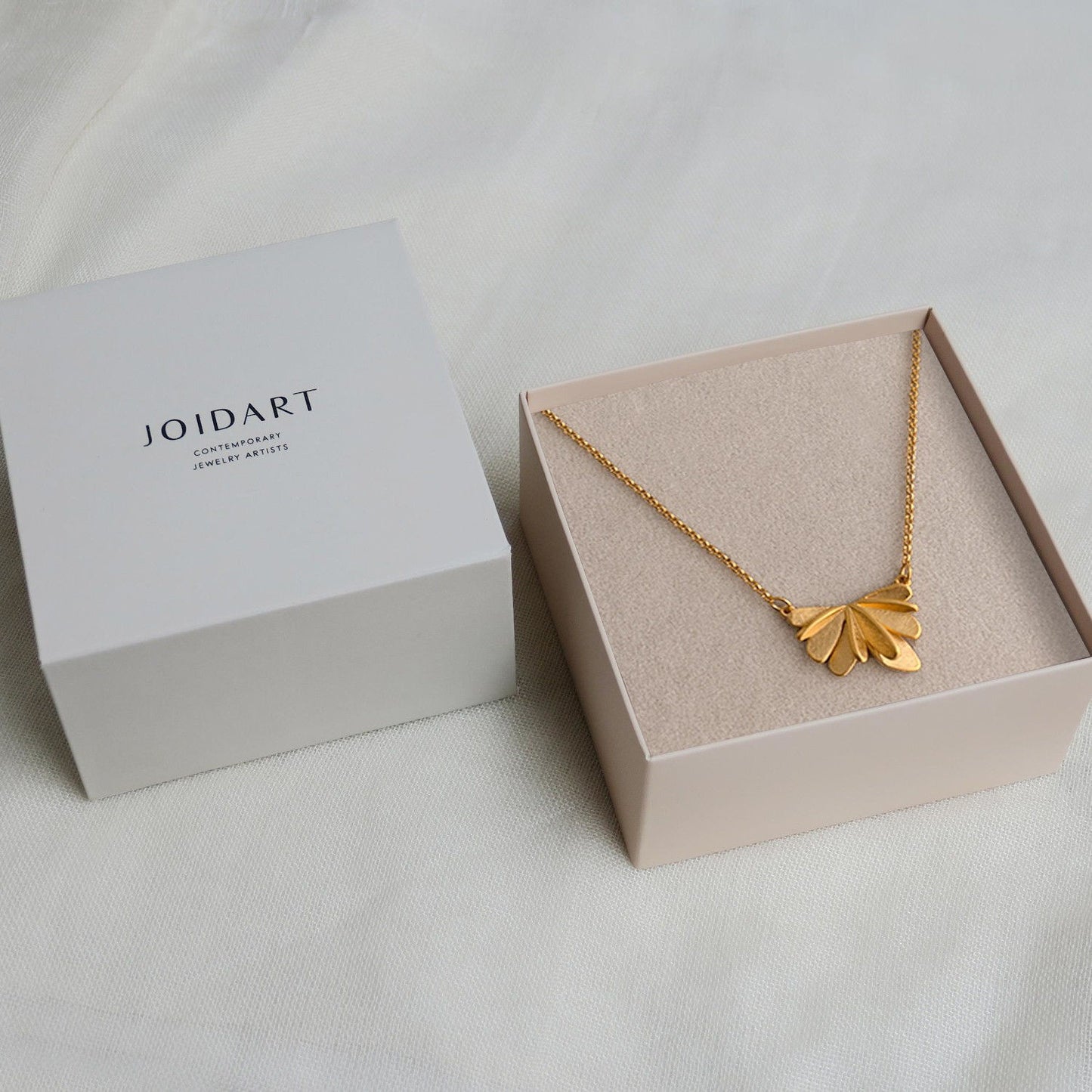 Vol Gold Pendant Necklace