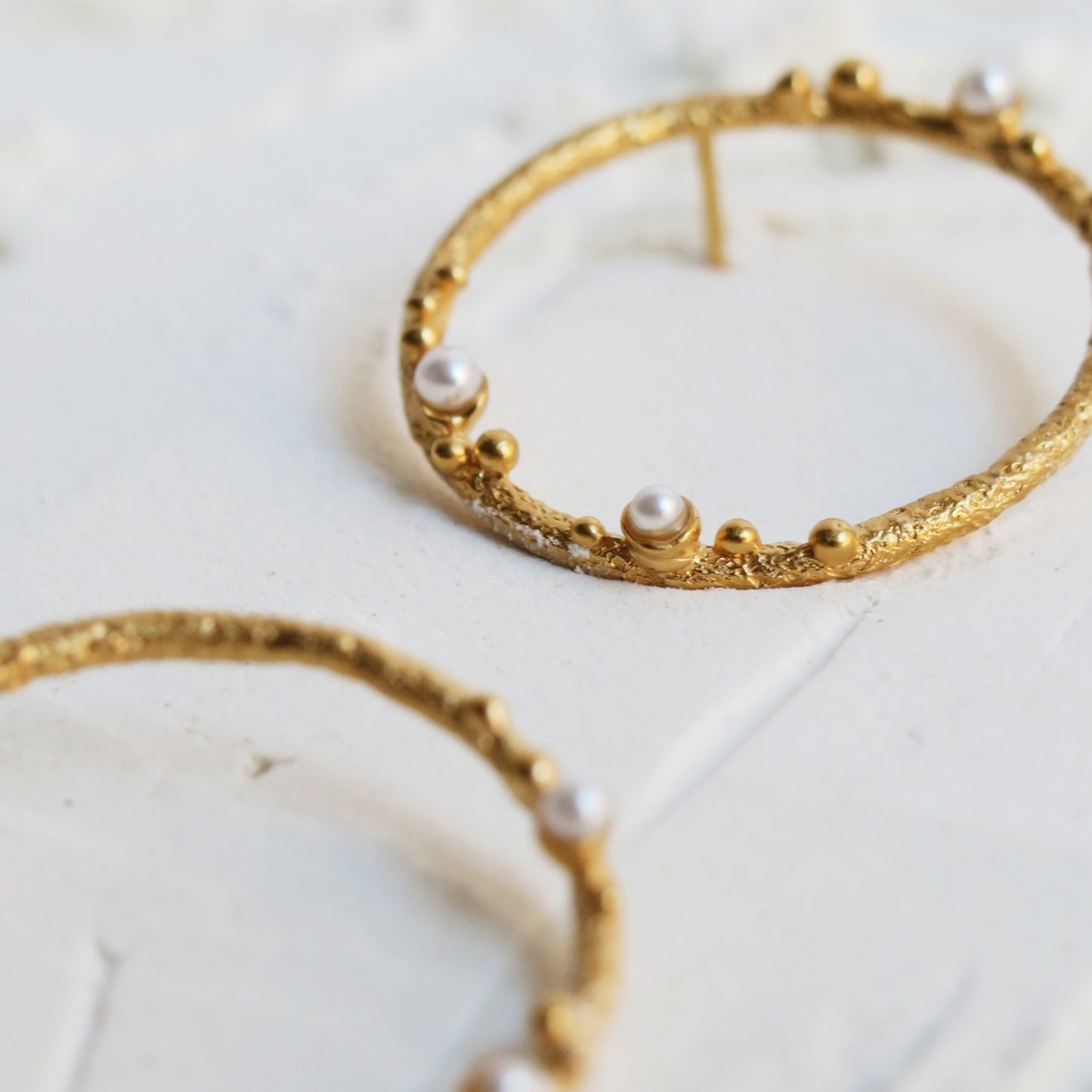 Guspira Golden Hoop Earrings