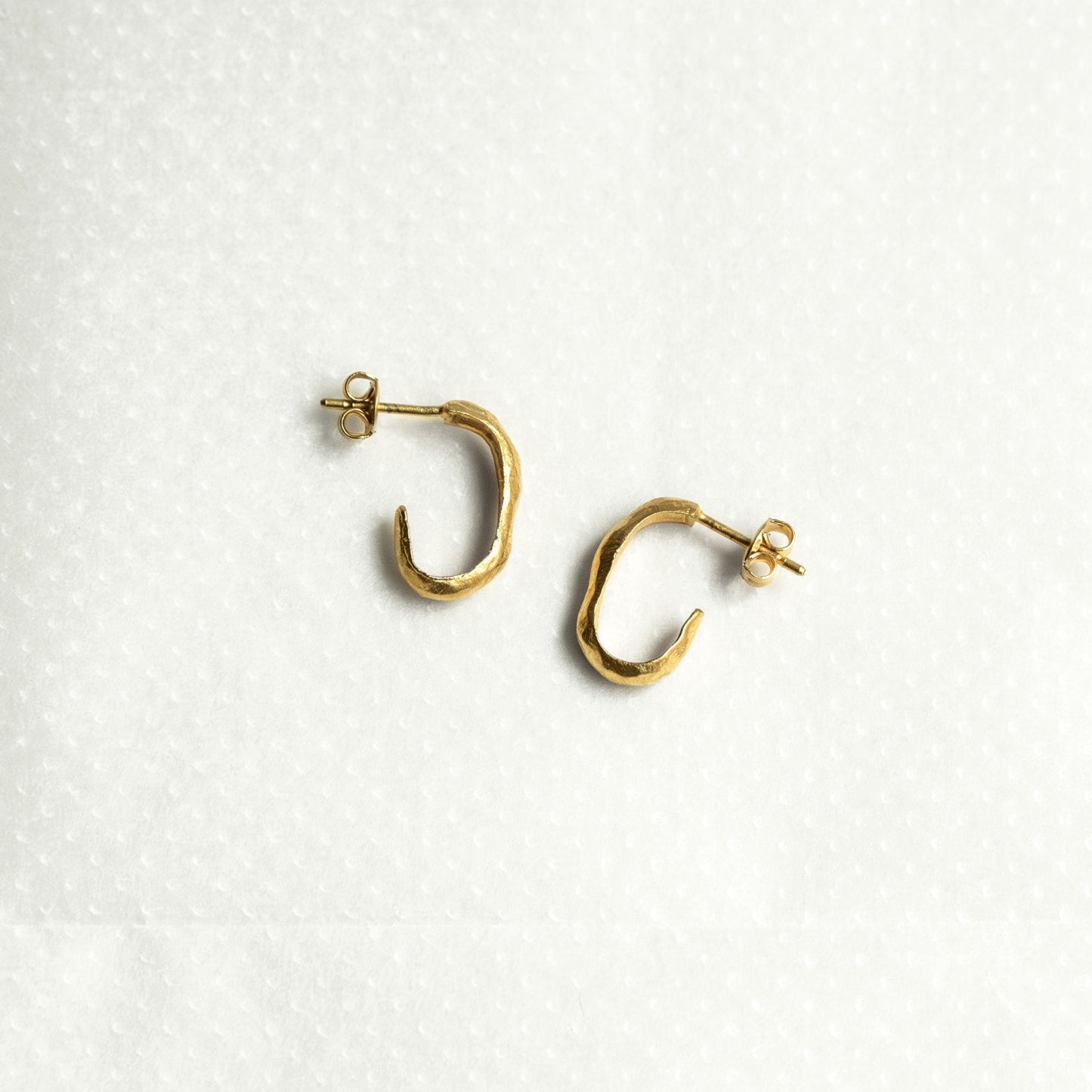 Sauma Small Golden Hoops