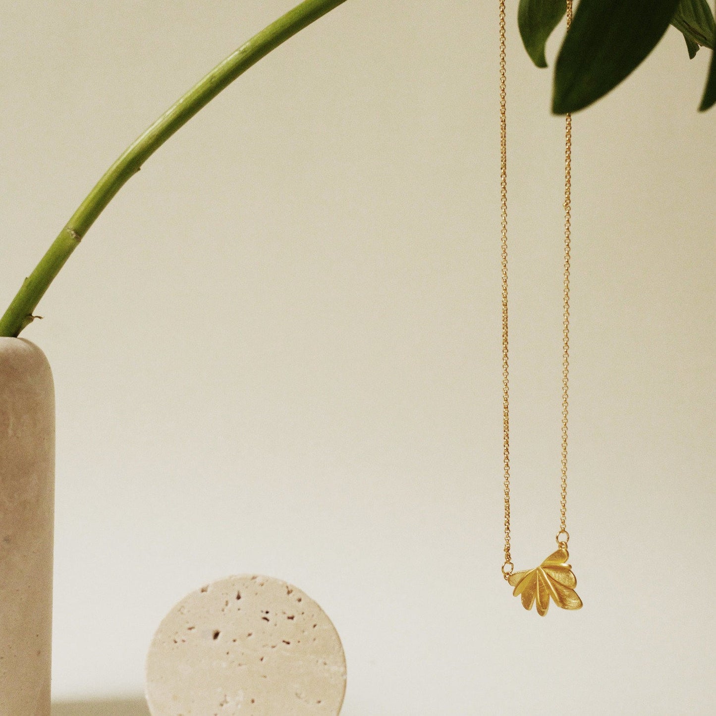 Vol Gold Pendant Necklace