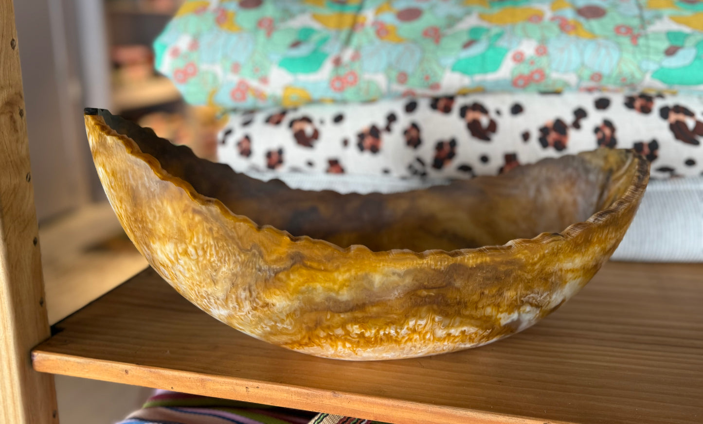 Tiger Resin Trough - Medium